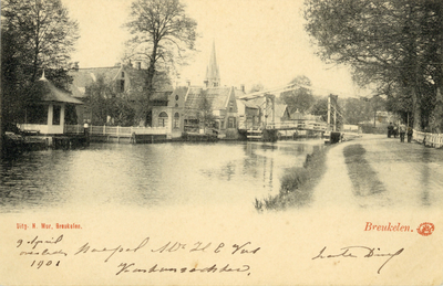 8590 Gezicht op de Vecht en de dorpskom van Breukelen uit het zuiden, met rechts het Zandpad.